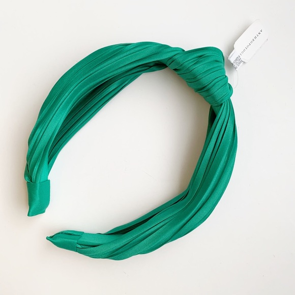Anthropologie Accessories - 💕 Anthropologie NWT Lauren Knotted Headband